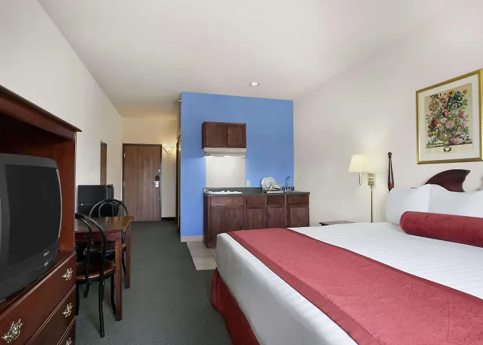 Days & By Wyndham Hotel 2*