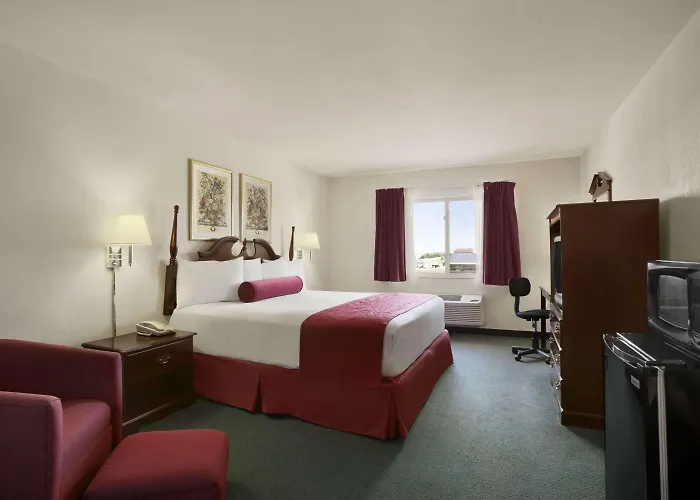 Hotel Days & By Wyndham 2*