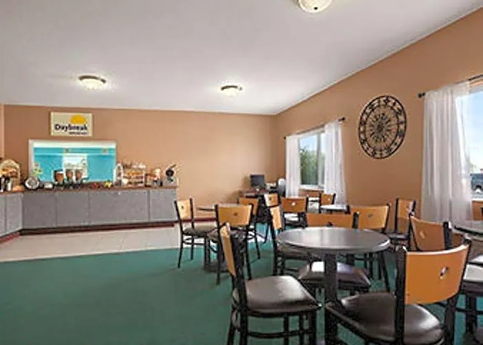Days & By Wyndham Hotel 2*