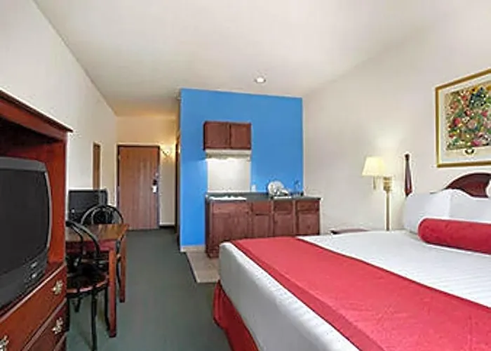 Days & By Wyndham Hotel