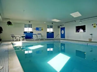 Days & By Wyndham Hotel